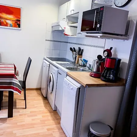 Appartement*** T2 + Pour 4 Personnes 公寓 *